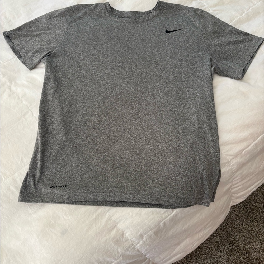 Nike Men's Heather Gray Short Sleeve Tee